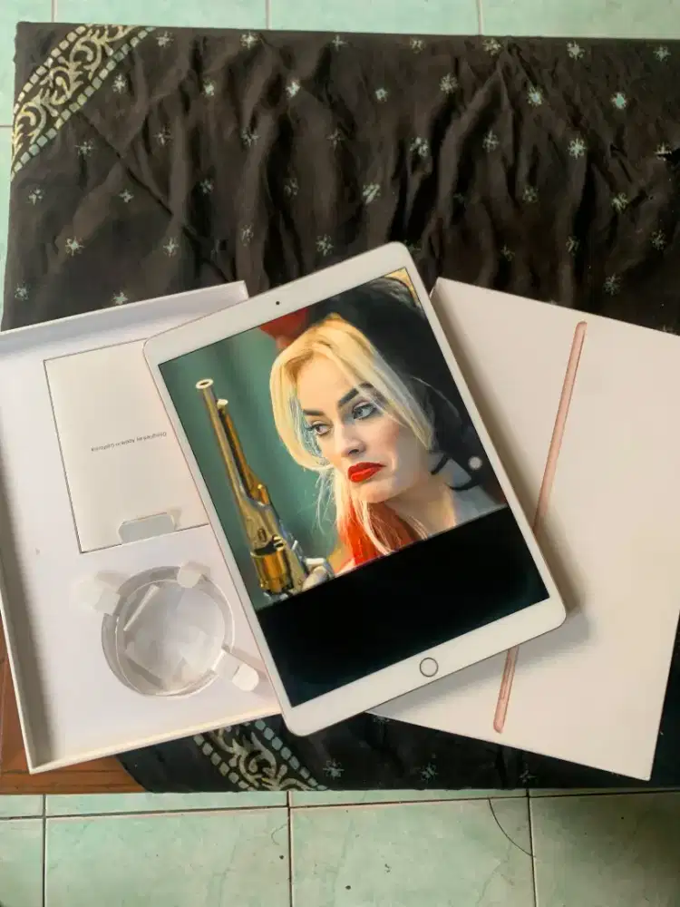 iPad air gen 3 64 GB warna gold