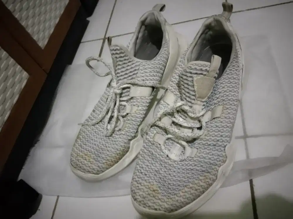 Sepatu 100k Putih