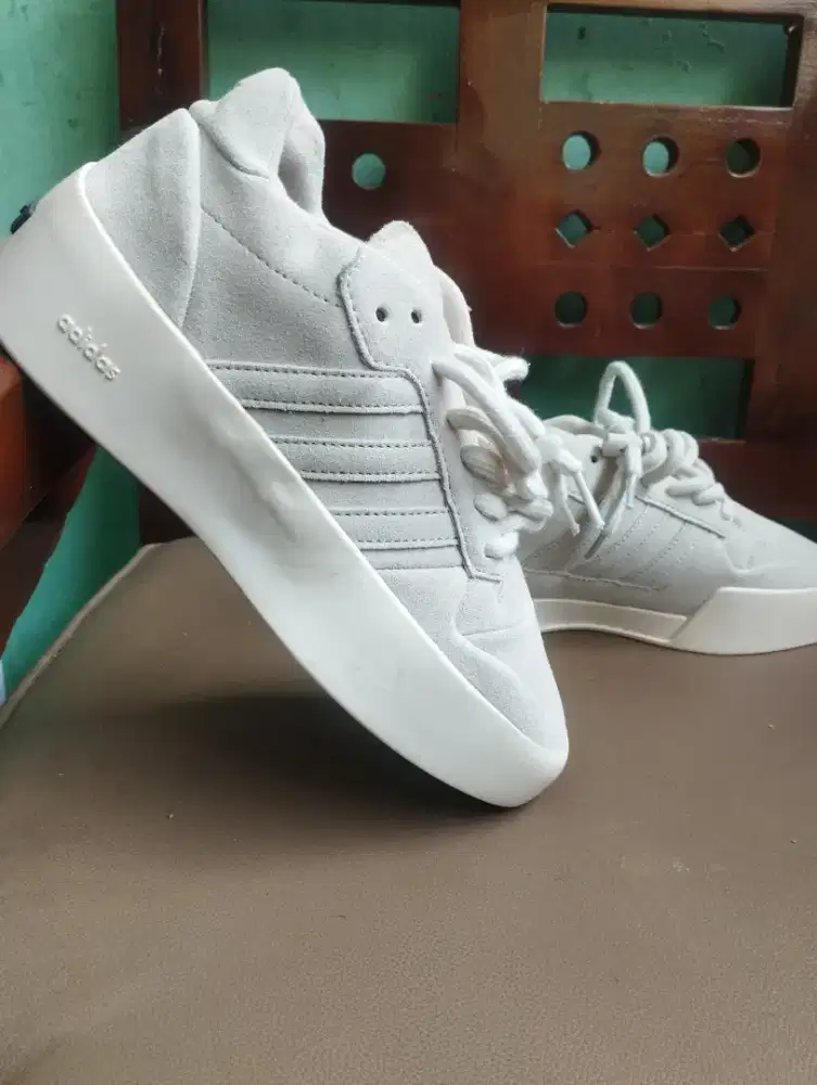 Sepatu adidas cewe no 41 gak jadi pake