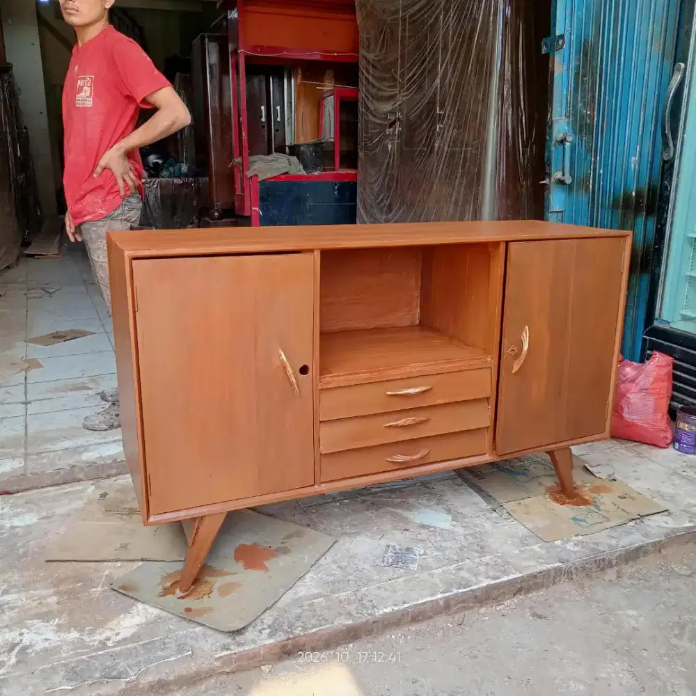 Buffet lemari buffet antik kayu jati   bekas dah plitur