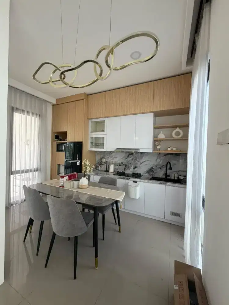 Rumah di jual mewah full furnish grandia siap huni jalan lebar