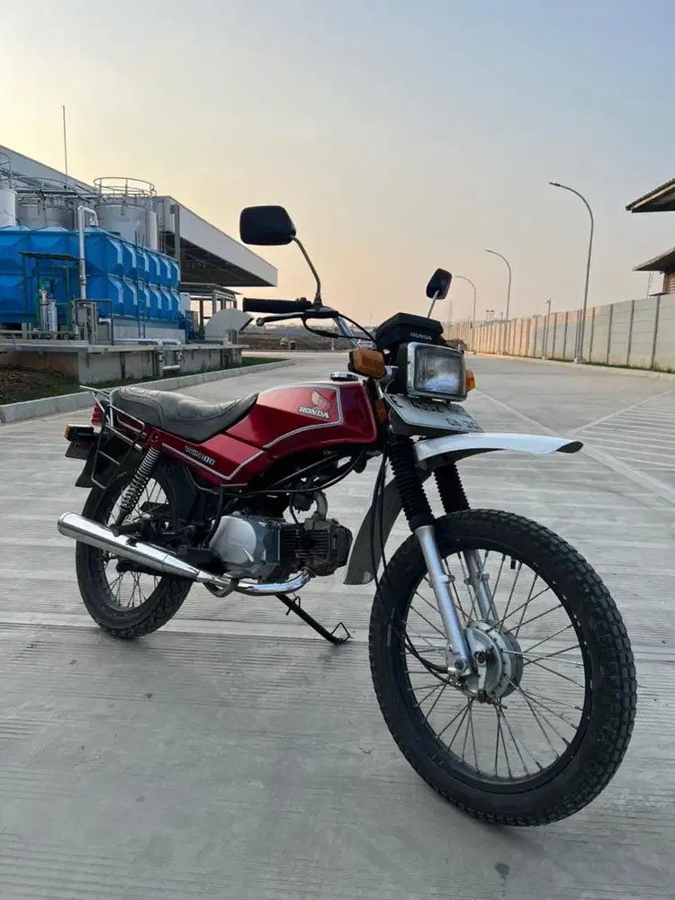 Honda win 100 ( Asli  Merah)