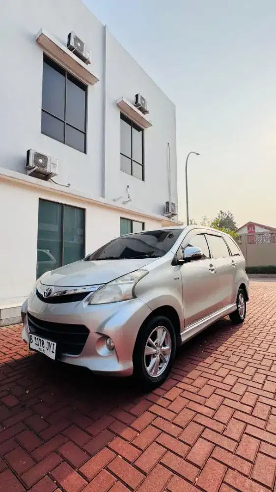 Toyota Avanza Veloz 15 AT