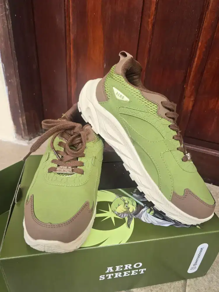 Sepatu Aerostreet spesial edition Starwars model Yoda