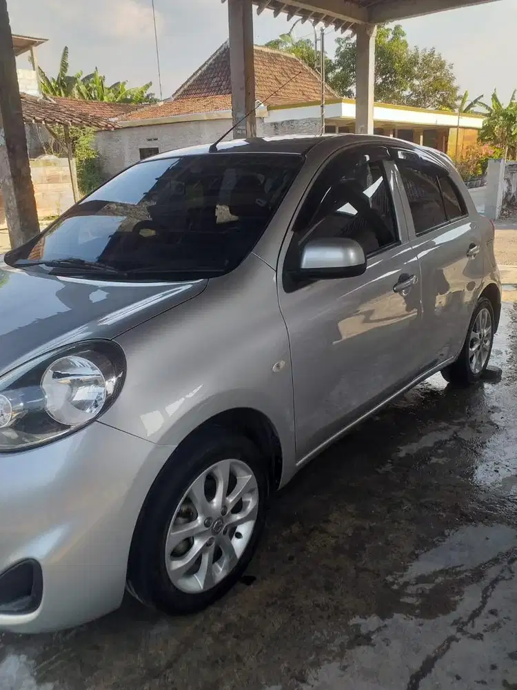 Nissan March MT 2014 Silver