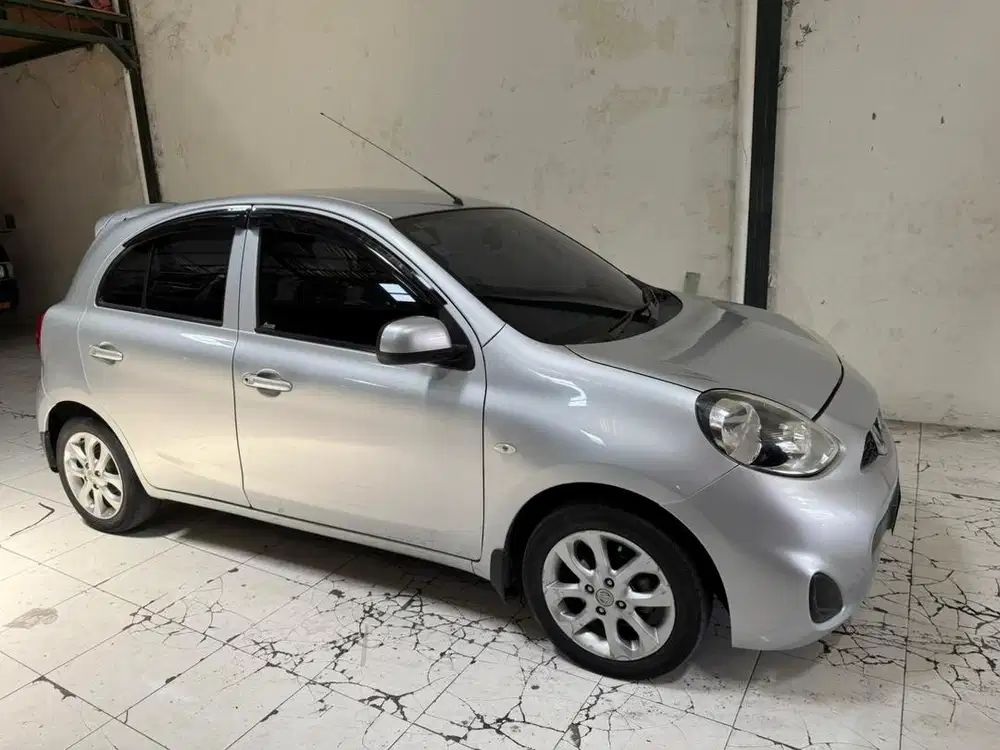 Nissan March MT 2014 Silver