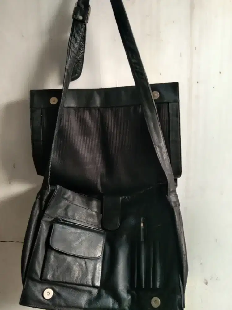 Jual aja tas koleksian tas selempang pria berbahan kulit asli