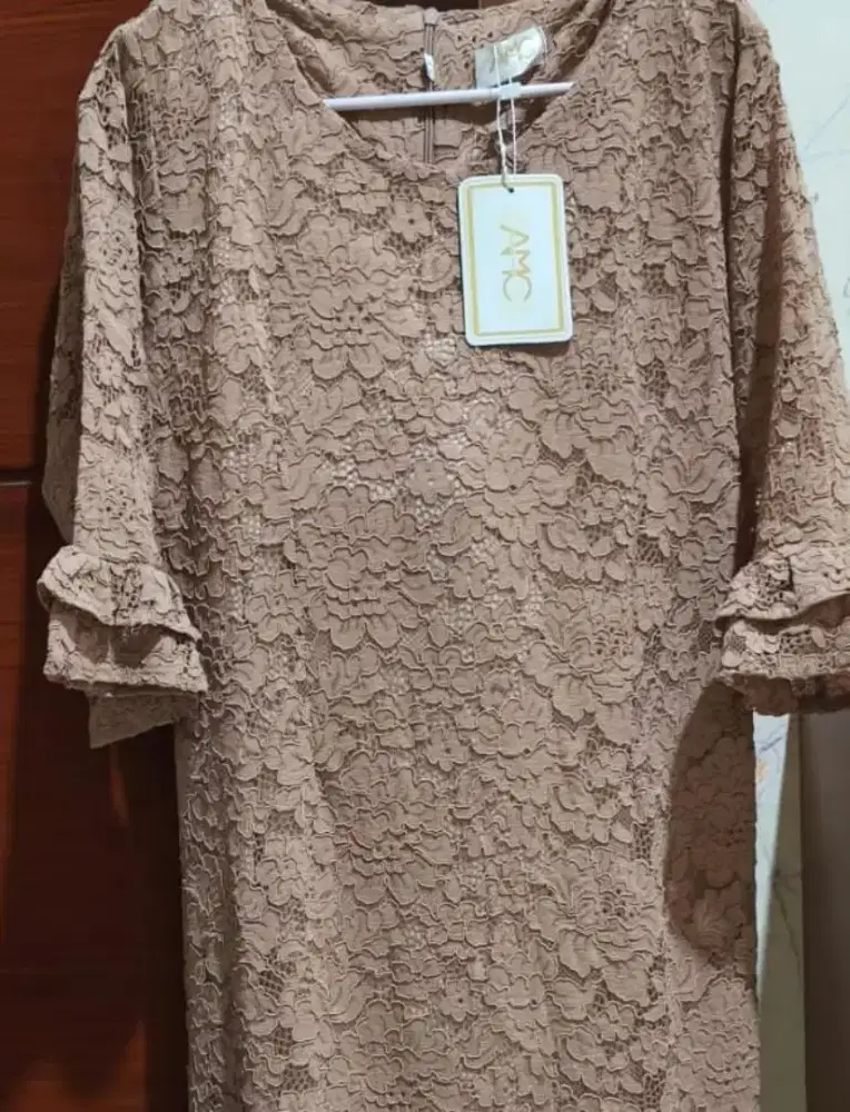 Dress brukat wanita