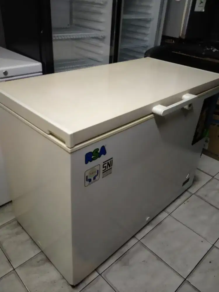 Freezer box 300 liter RSA like new