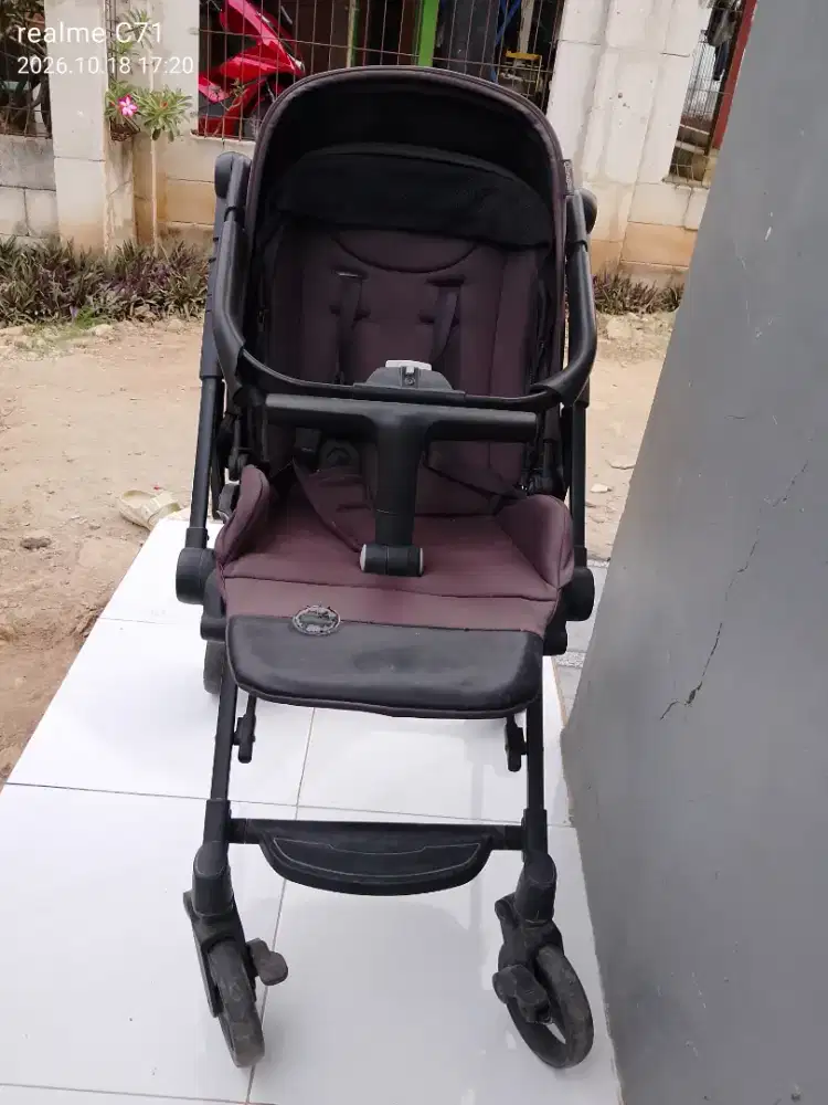 Jual stroller masih bagus bgt