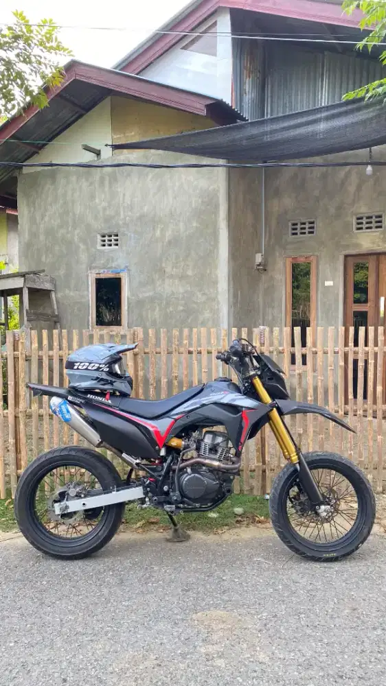 CRF SUPERMOTO 2019