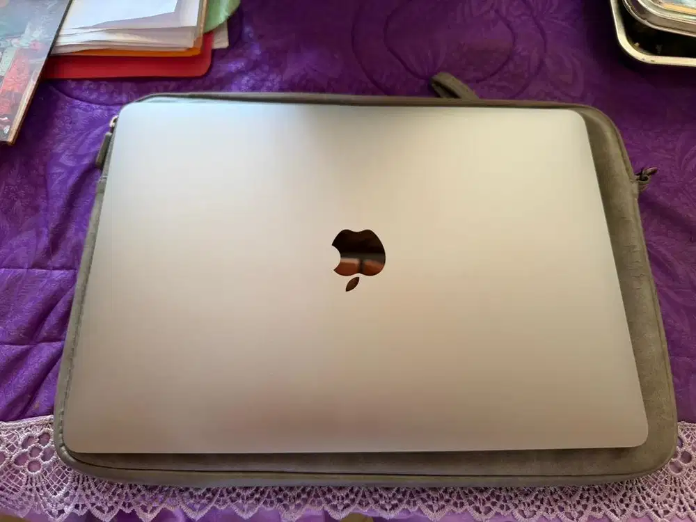 Macbook Air M1 2020 Warna Grey Mulus