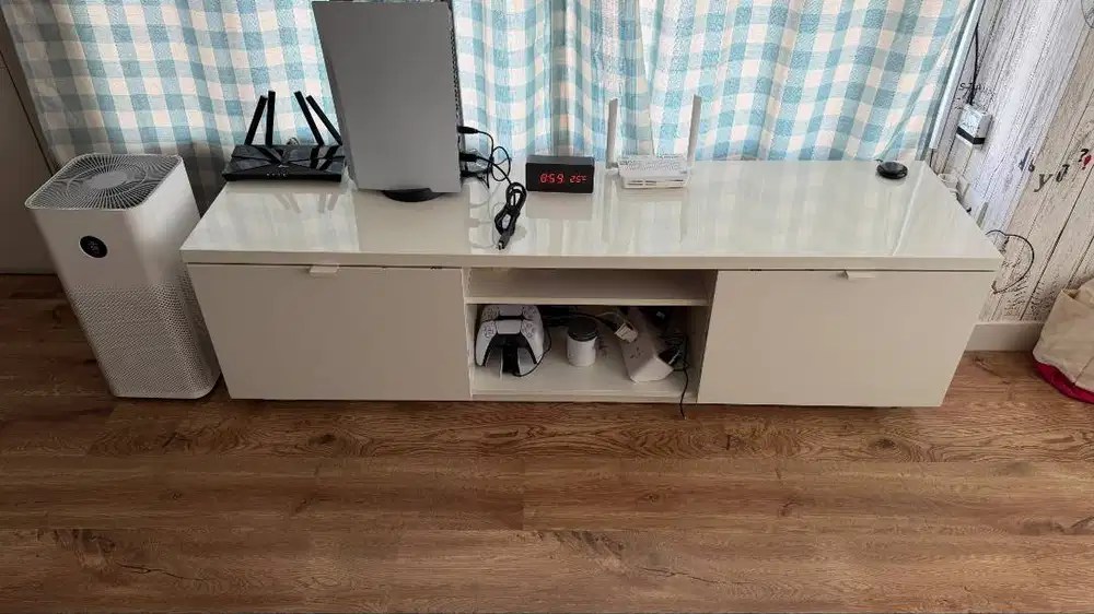 Meja TV IKEA Putih High-gloss 160 cm Laci Rak Ambil di Gandaria