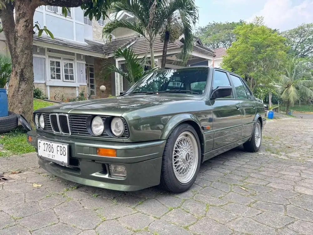 BMW 318i 1990 Bensin