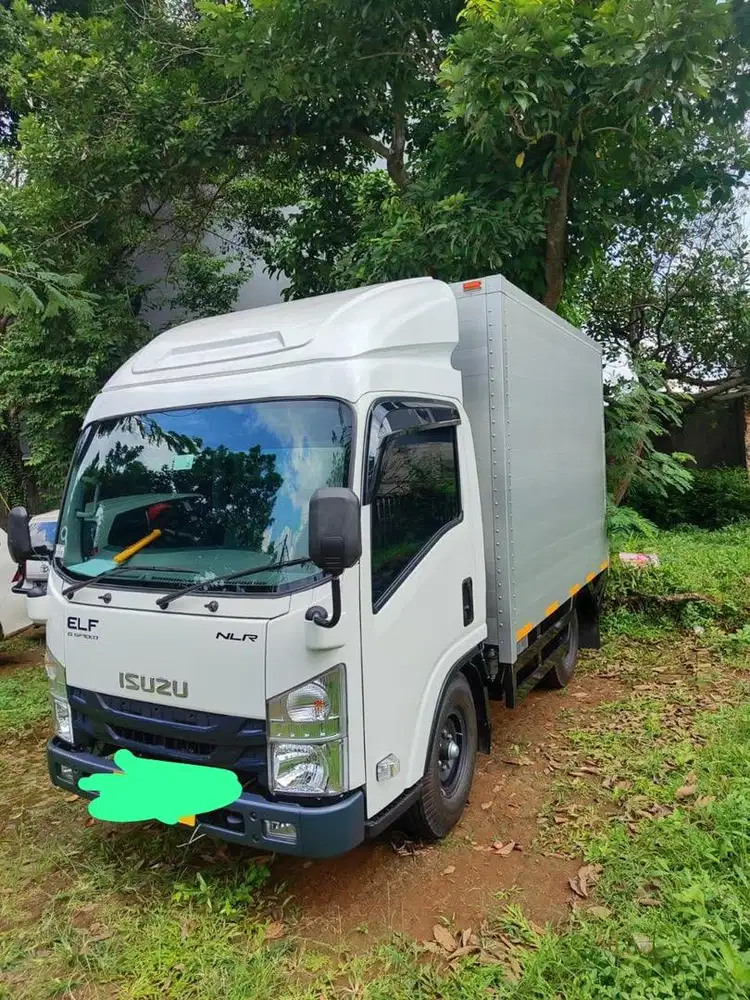 Di jual cepat dan serius truk NLR85U box
