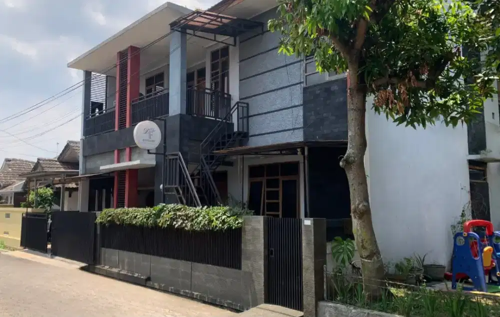 DIJUAL RUMAH MARGAHAYU RAYA - KOTA BANDUNG