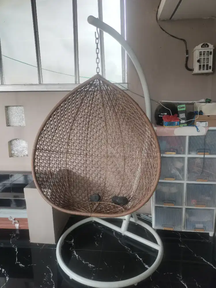Ayunan bulat outdoor