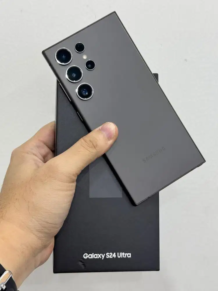 Samsung S24 Ultra 5G Black 12/256Gb (SEIN)