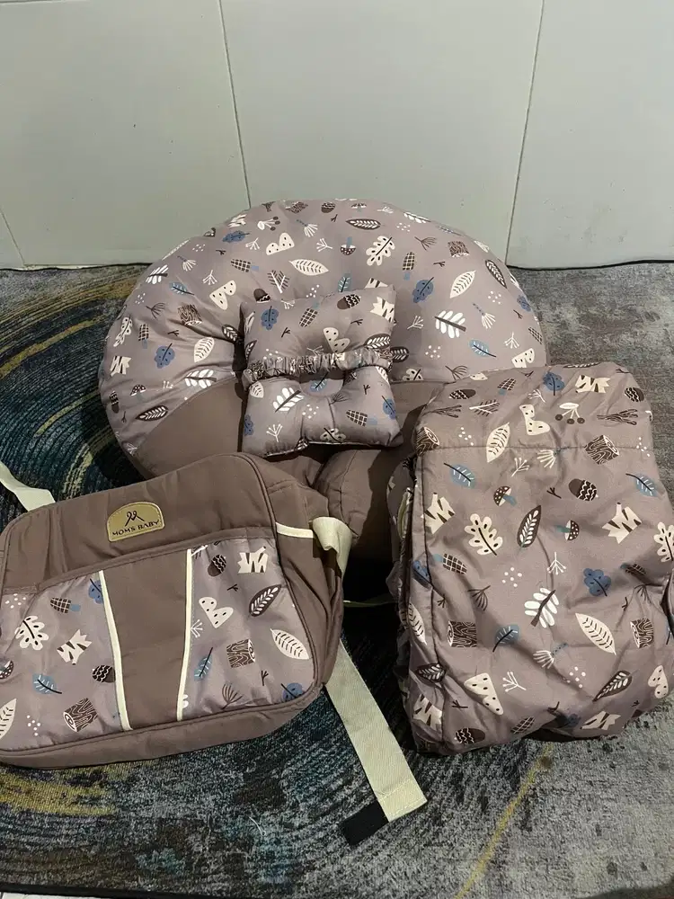 Paketan Bantal Menyusui dan Tas bayi