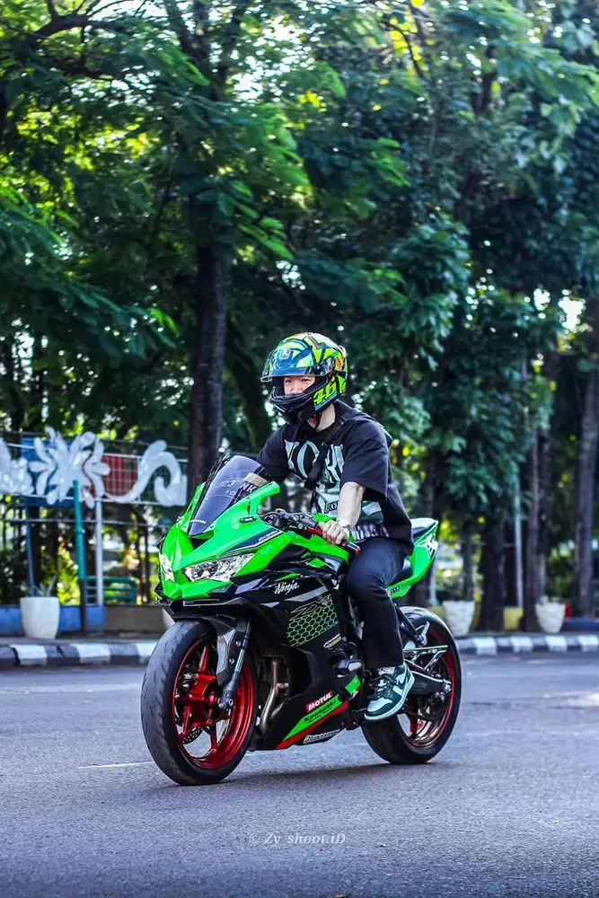 Dijual Cepat Kawasaki Ninja ZX25R QS ABS 2021 4 Cylinder Modif Ganteng