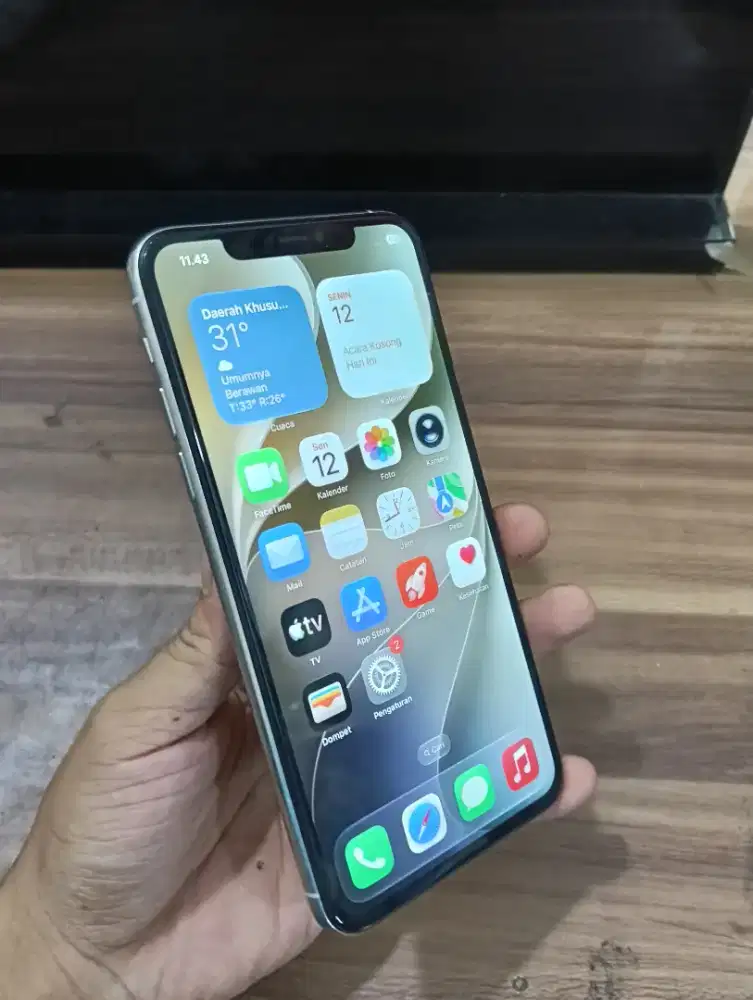 iPhone 11 ProMax 256gb seken siap pakai iBox