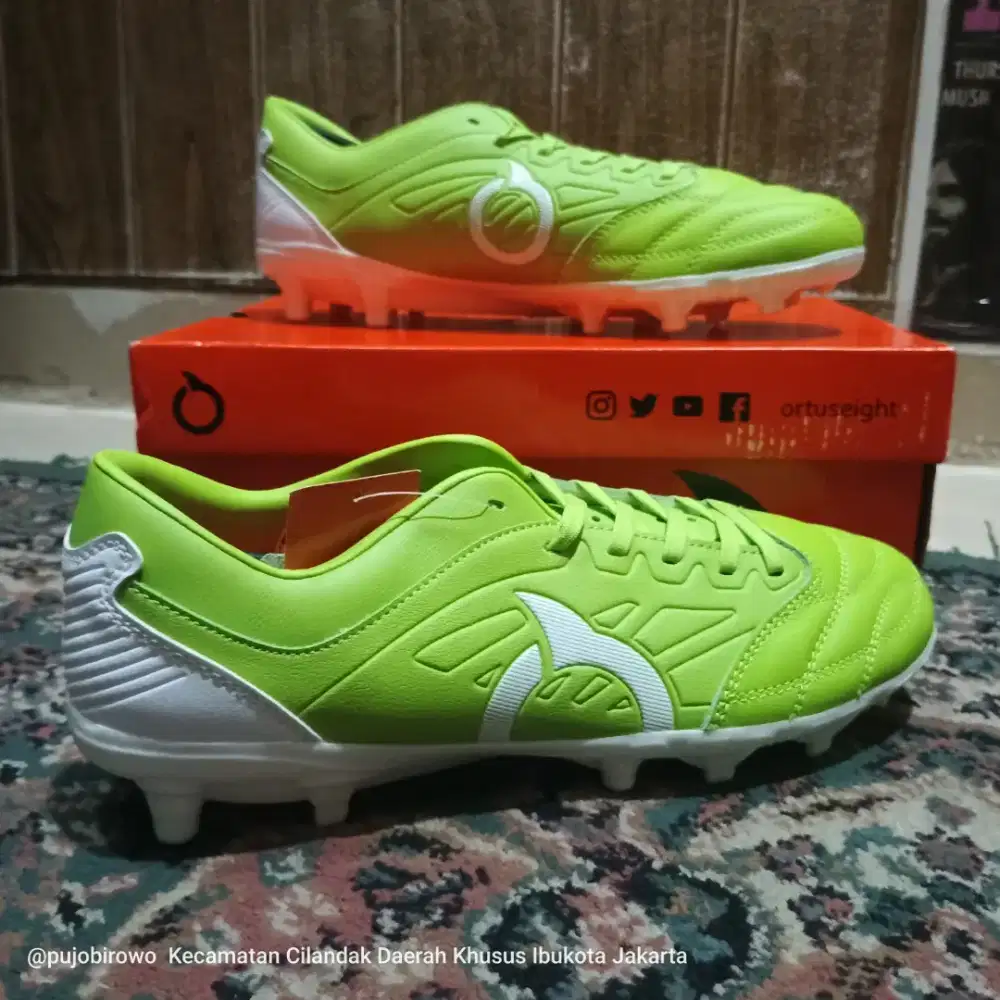 Sepatu bola ortuseight size 41 42