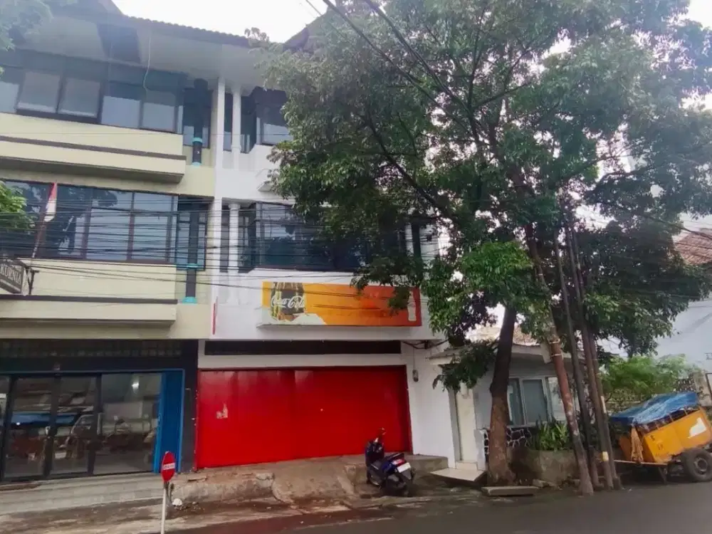 Disewakan 3 ruko gabung di Astanaanyar 3 Lantai