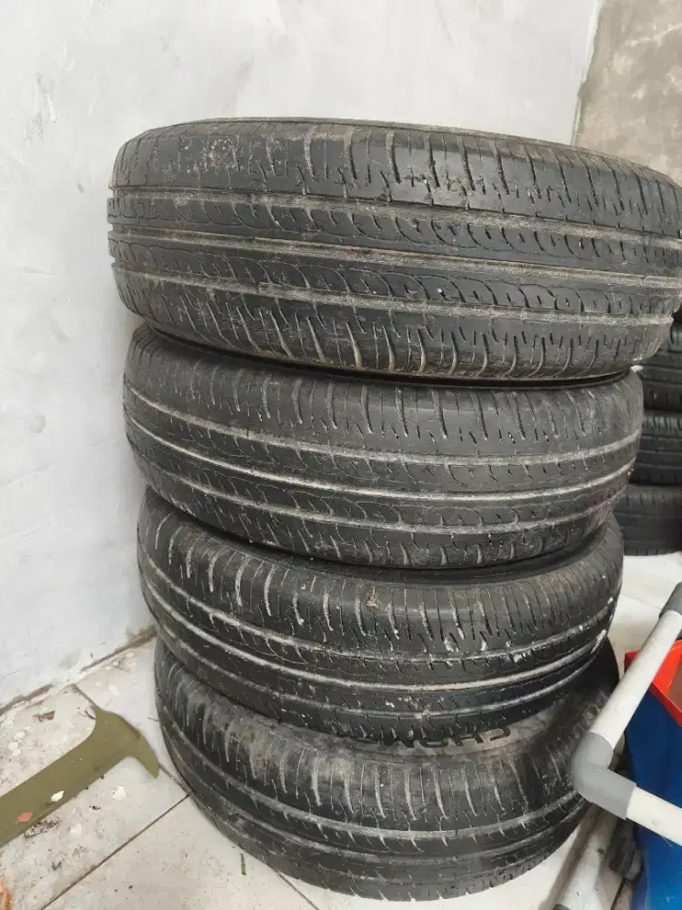 Ban Mobil 175/65 R14