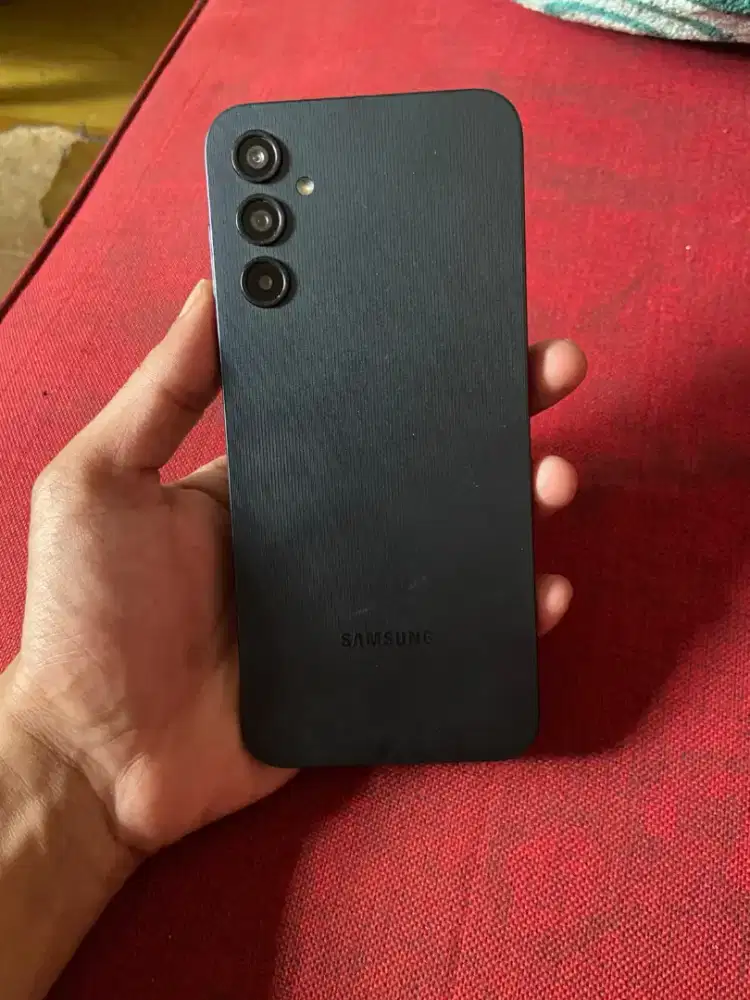 samsung A14 hitam ex pakaian