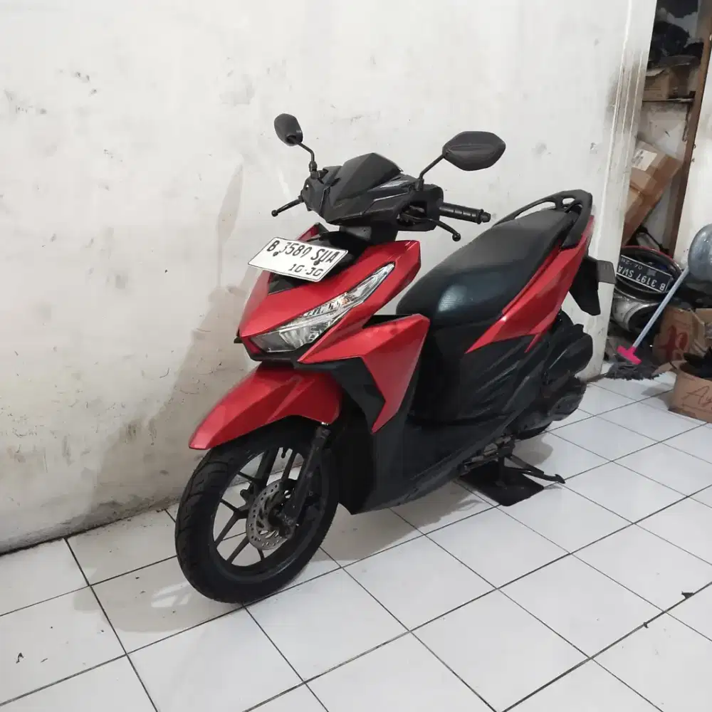 Honda Vario 125 LED OLD 2017 Lengkap Bagus Mesin Aluss