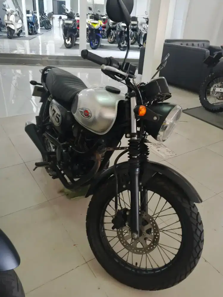 w175 mulus siap pake untk cash aja