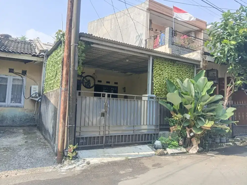 Rumah 1 Lantai SHM 15 Menit ke Stasiun Cilebut Bogor Hadap Timur J-55518
