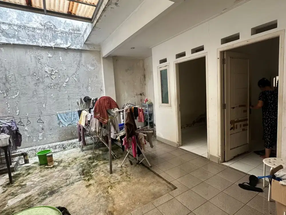 Rumah Luas Strategis 9 Menit ke Senayan City Mall Dibantu KPR J-57406