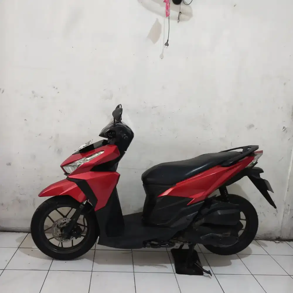 Honda Vario 125 LED OLD 2015 Mesin Aluss Lengkap Bagus
