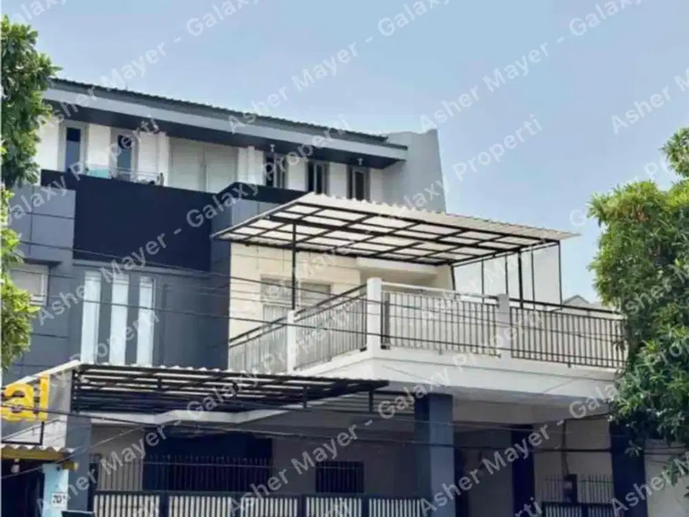 Ruko 3 lantai lebar 10 Siap pakai jarang ada di tengah kota Surabaya Harga kompetitif di Ngagel Surabaya