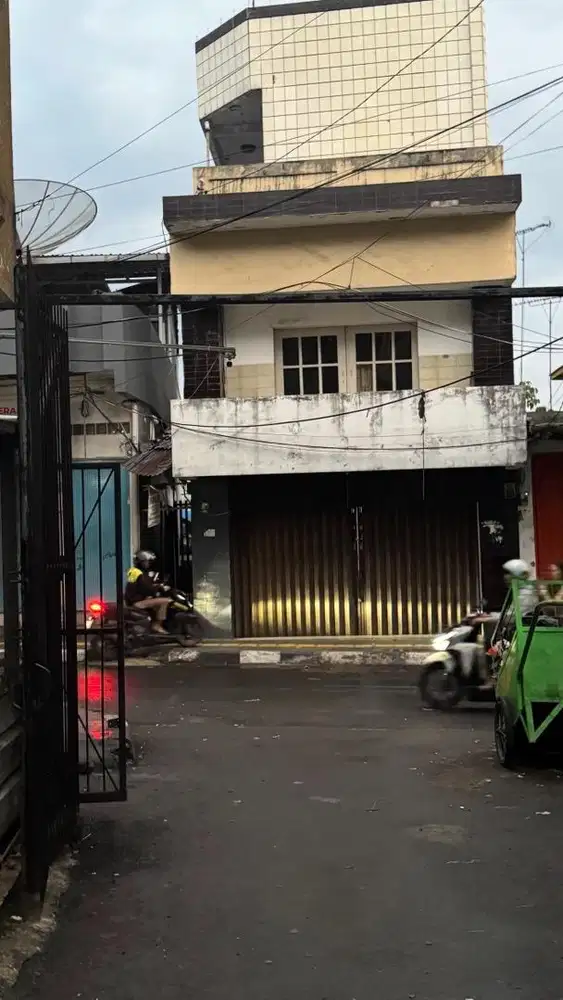 Rumah di pusat Pertokoan kota Sukabumi