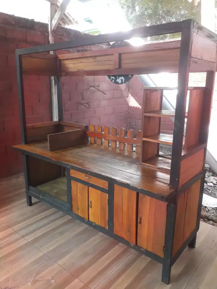 Estalase kayu serba guna