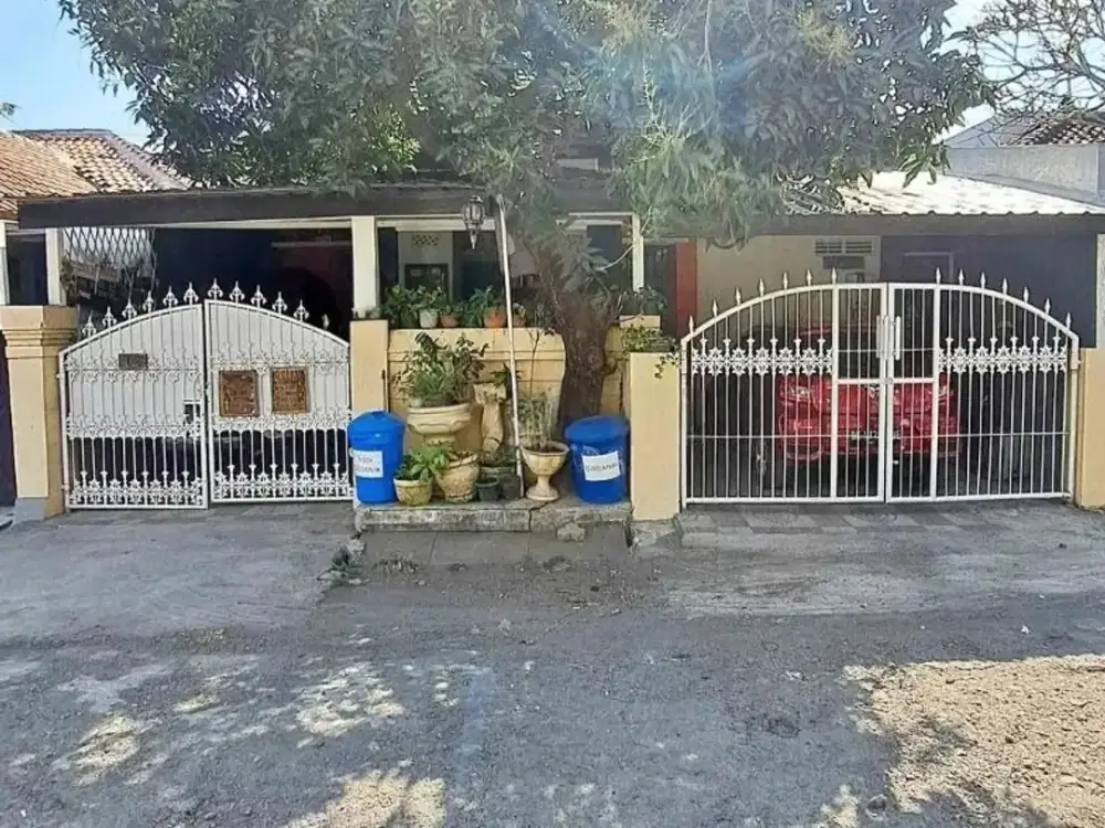 Rumah 4 Kamar Tidur Semi Furnished dengan Garasi 2 Mobil di Taman Griya, Jimbaran