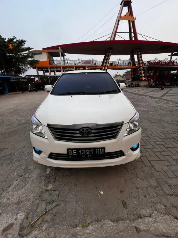 Jual innova v luxury metic 2012 2.0