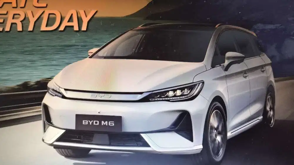 BYD M6 2026 Listrik