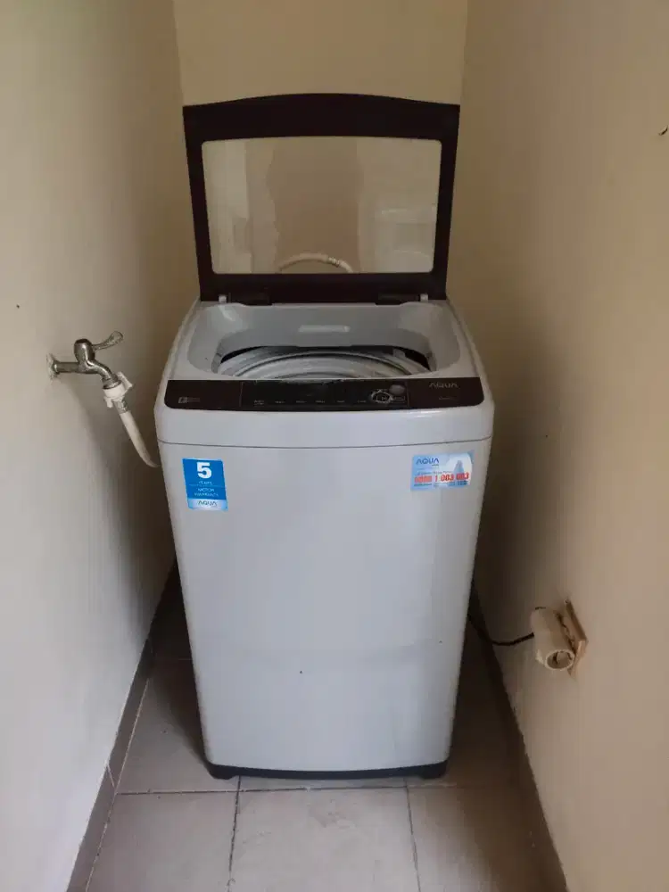 Mesin cuci merk AQUA