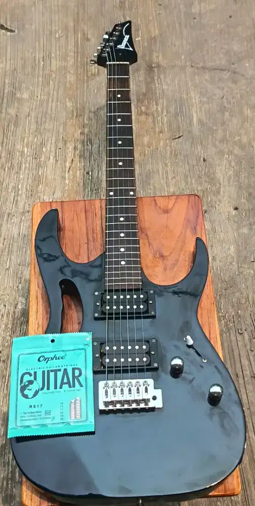 Ibanez Gitar Elektrik Mulus Tinggal Pakai Free 1 Set Senar Baru
