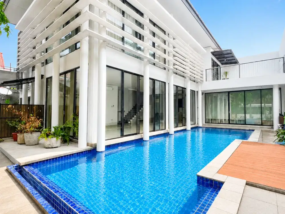 Rumah Lembah Ampera Townhouse Jaksel 2LT 328m² 4+2KT Semi Furnish Private Pool