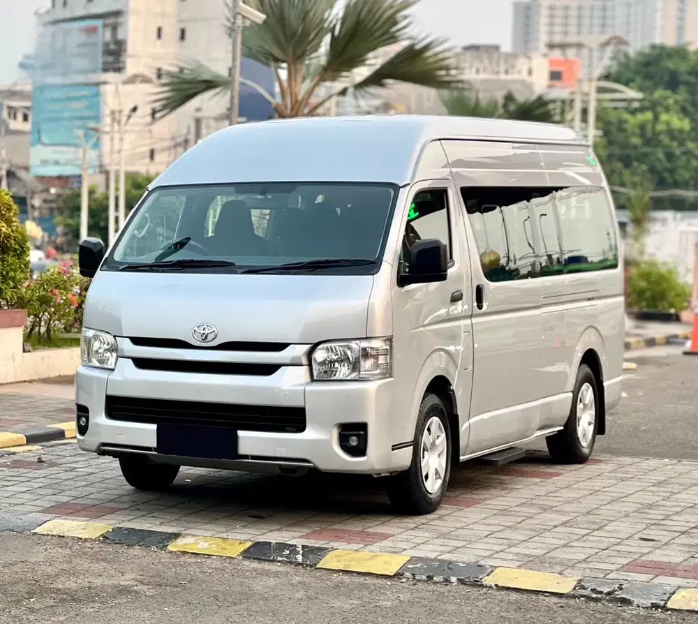 Toyota Hi Ace Commuter 16 Seaters 3.0 Manual 2024 / 2025