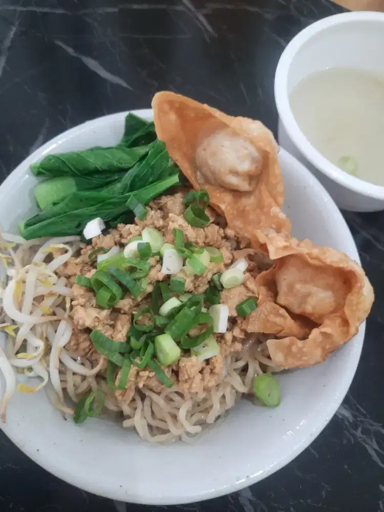Dicari Karyawan Toko Mie Ayam & Bento