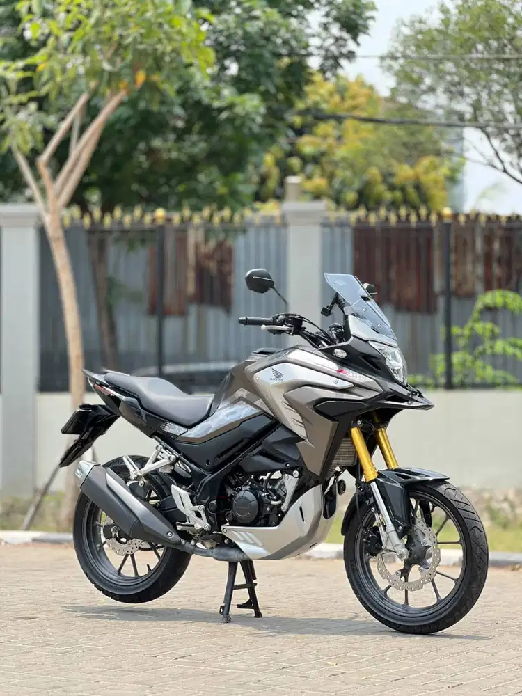 HONDA CB 150X 2023 COKLAT SILVER KM 3K PAJAK PANJANG ANTI REWEL