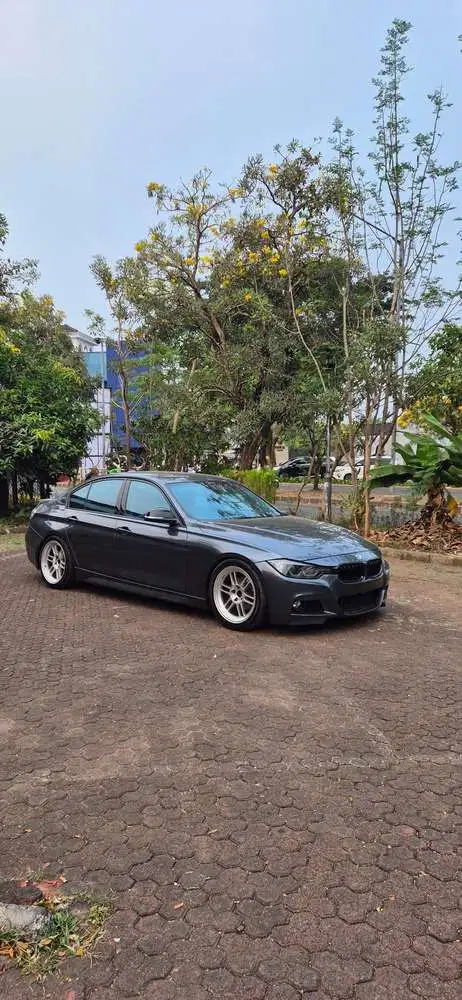 BMW 320i 2013 Bensin