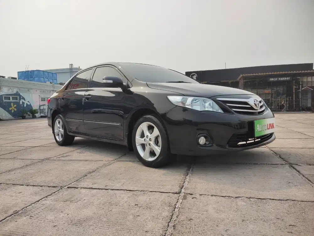 DP 20JT Altis 1.8G AT 2013 Hitam