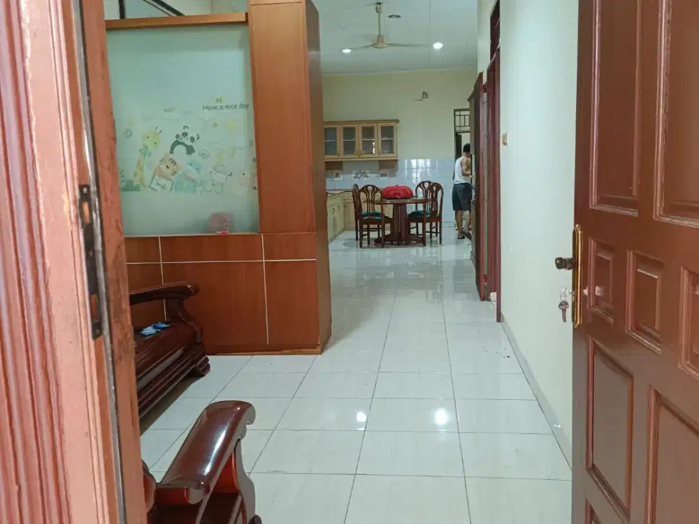 Di Sewakan Rumah 2 Lantai Siap Huni di Taman Surya 2 Kalideres Jakarta Barat