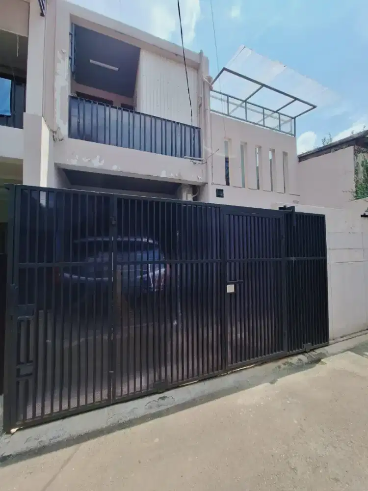 Rumah 2 M di Kebayoran Baru Jaksel Dekat MRT